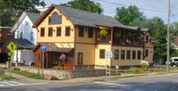 Front of the Yellow Deli in Hamburg